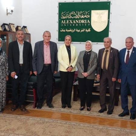  ندوة تثقيفية بمناسبة ذكرى انتصارات أكتوبر المجيدة، نظمتها اللجنة الثقافية بقسم رعاية الشباب